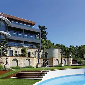 https://villa-via-lapis.dresdenhotels.net